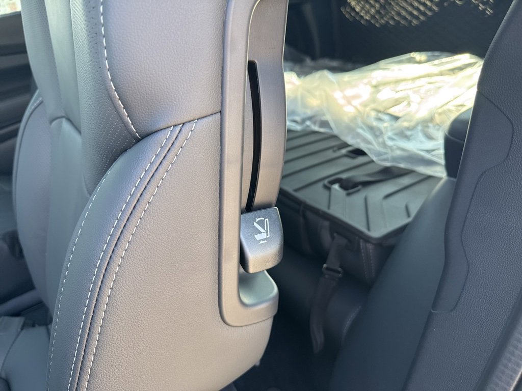 New 2025 Subaru Ascent Limited image 25