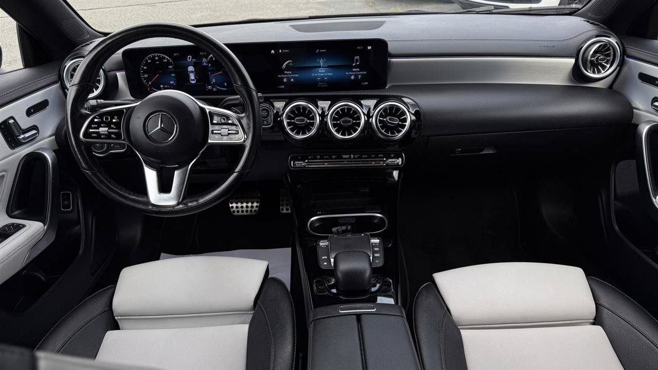 Used 2023 Mercedes-Benz CLA 250 4MATIC image 40