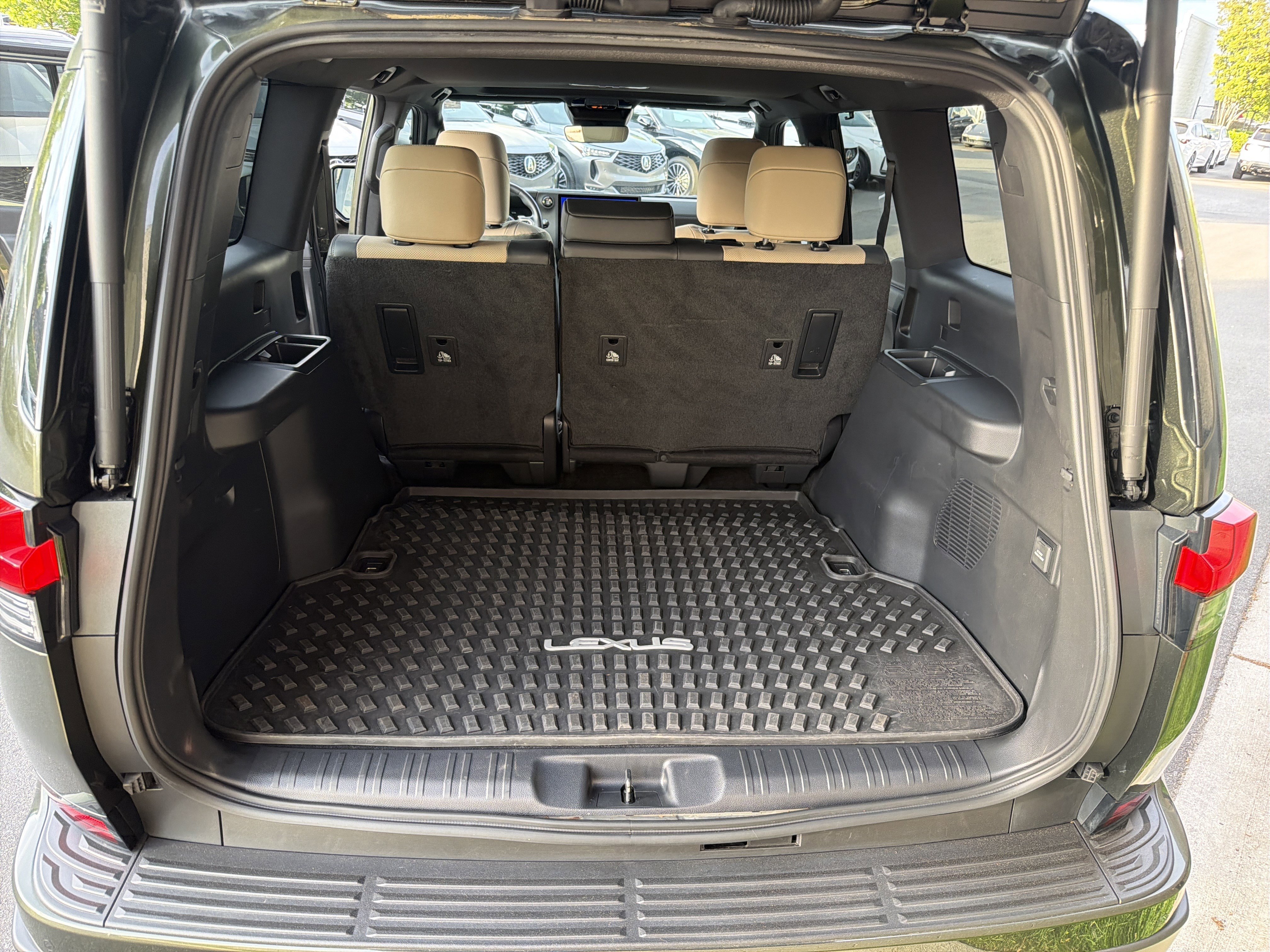 Used 2024 Lexus GX 550 image 34