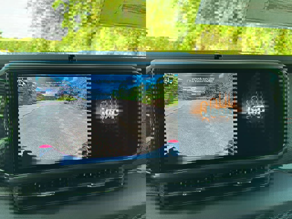 New 2025 Jeep Gladiator Rubicon w/ Convenience Group image 17