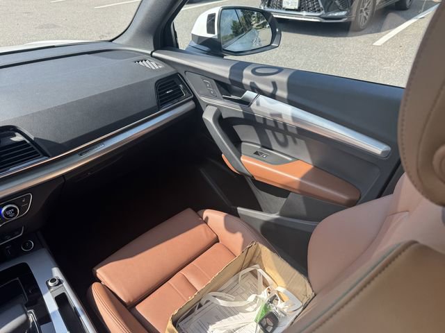 Certified 2025 Audi Q5 2.0T Premium w/ Convenience Plus Package image 15