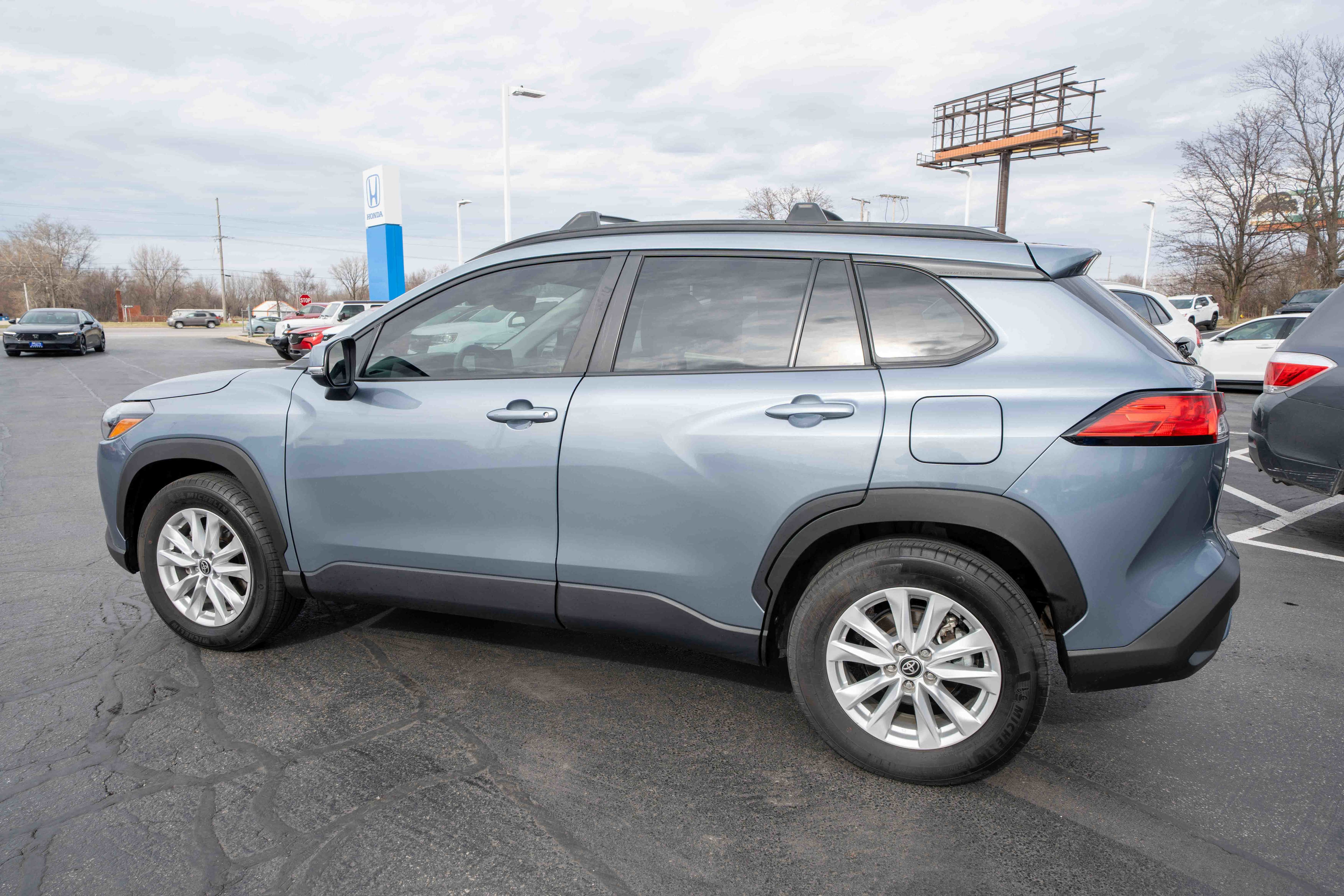 Used 2024 Toyota Corolla Cross LE image 4