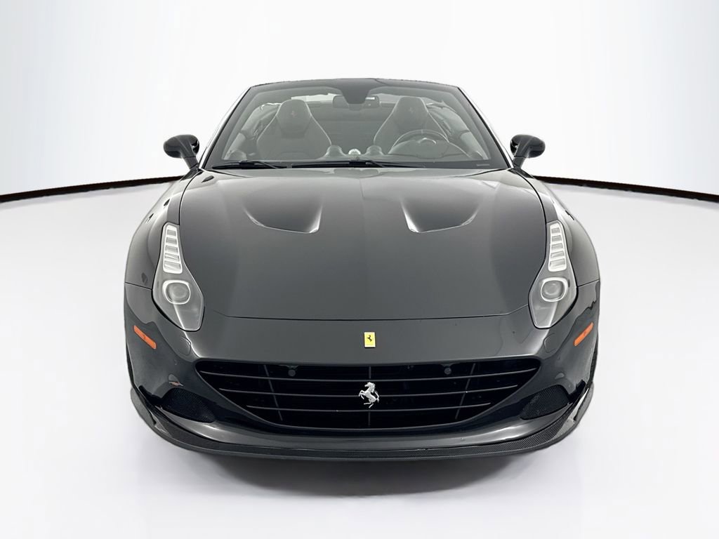 Used 2017 Ferrari California T image 2