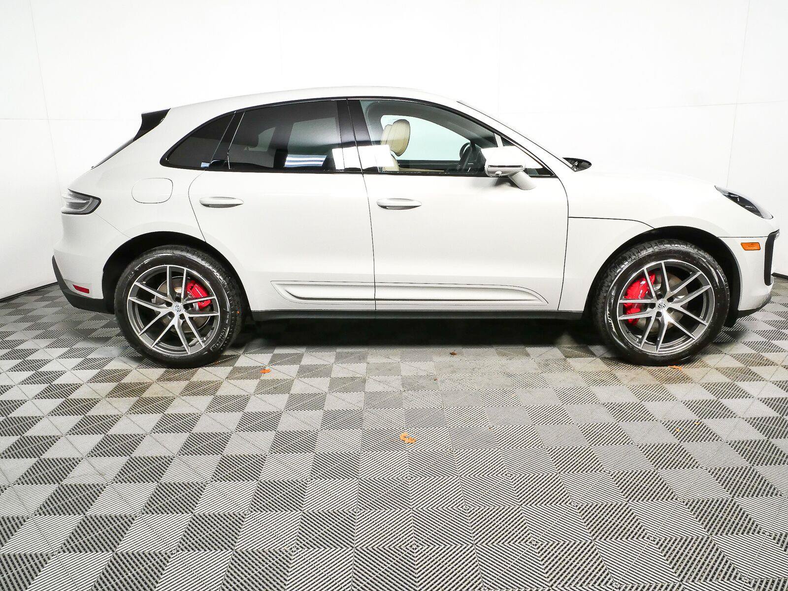 New 2026 Porsche Macan S AWD/4WD image 28