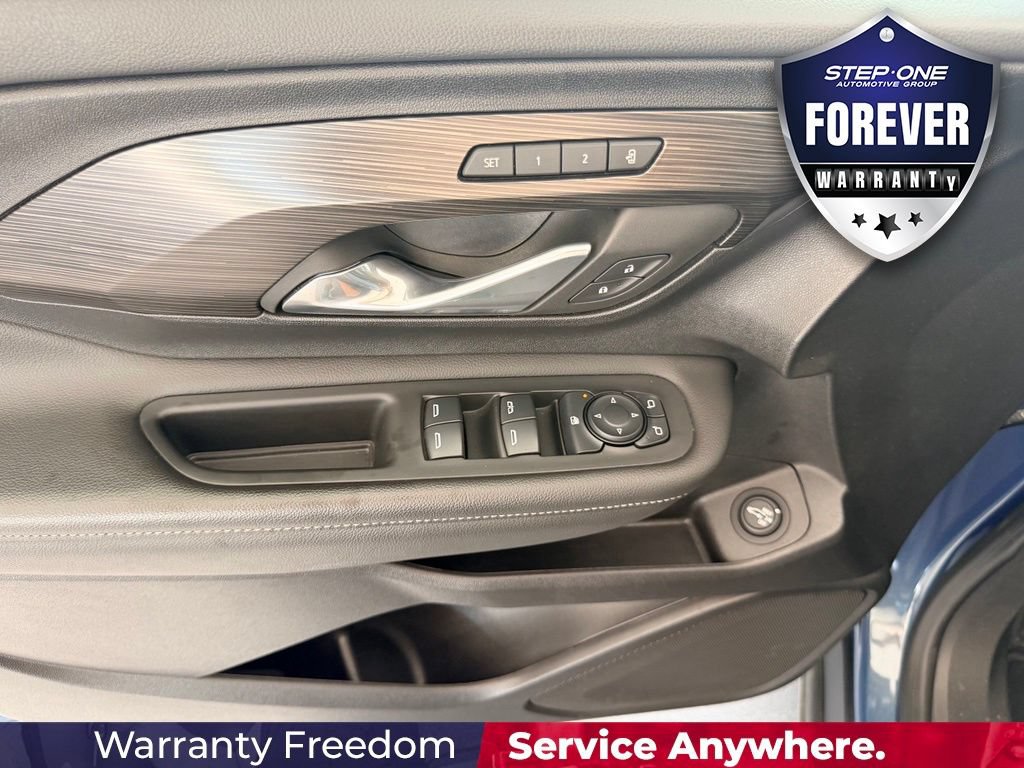 Used 2024 GMC Terrain SLT AWD/4WD image 11