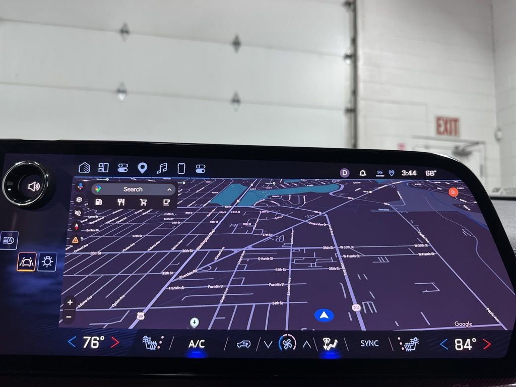 Used 2025 Chevrolet Traverse Z71 w/ Enhanced Driving Package image 30