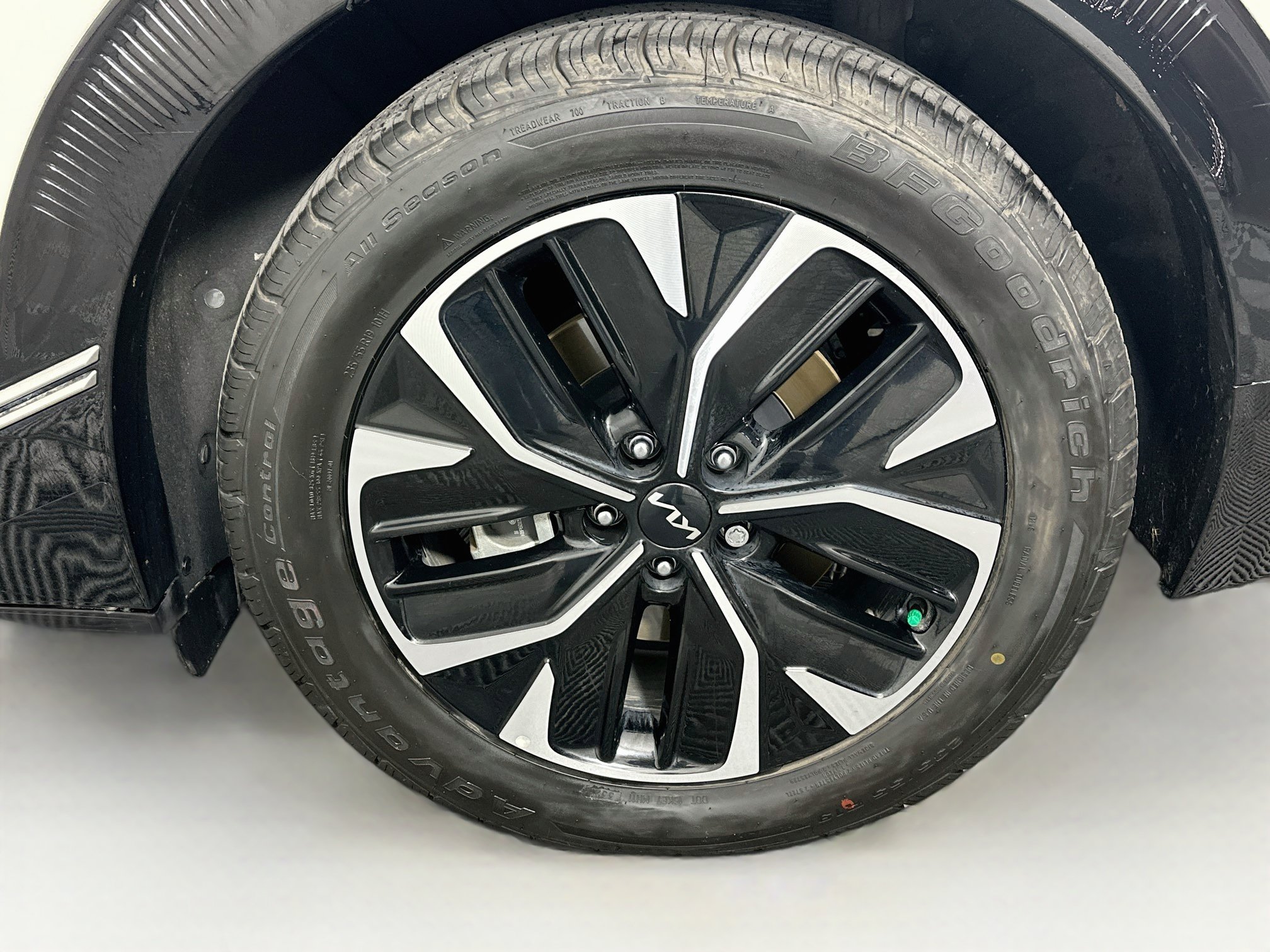 Used 2022 Kia EV6 Wind RWD image 11