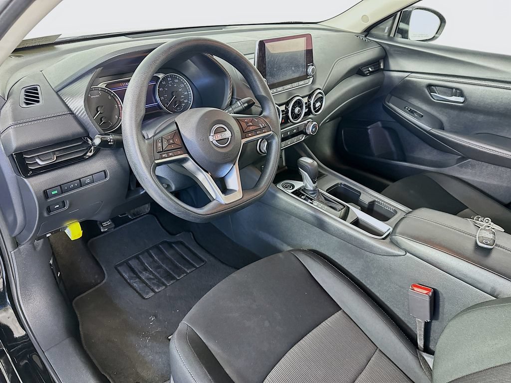 Used 2025 Nissan Sentra SV FWD image 29