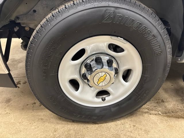 Used 2025 Chevrolet Express 2500 LT w/ LT Preferred Equipment Group RWD image 11