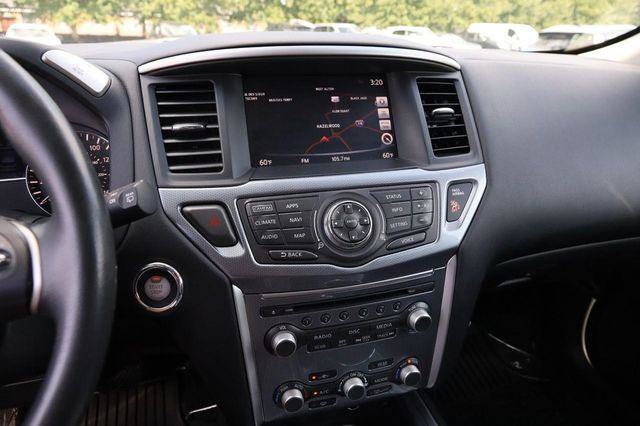 Used 2017 Nissan Pathfinder SL w/ SL Premium Package AWD/4WD image 18