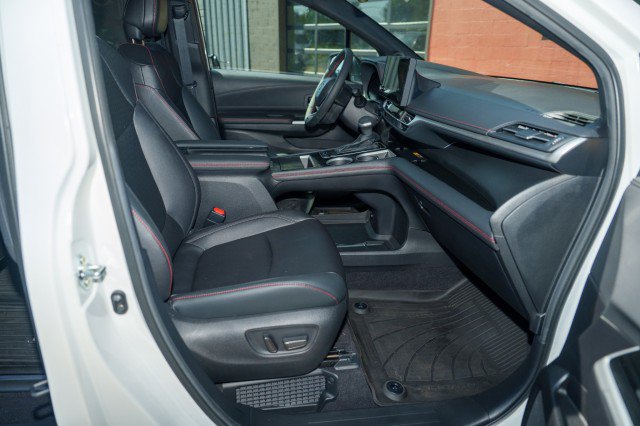 Used 2025 Toyota Sienna XSE w/ XSE Plus Package AWD/4WD image 18