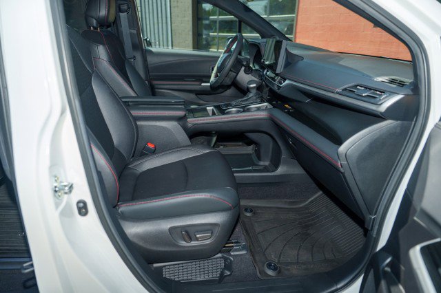 Used 2025 Toyota Sienna XSE w/ XSE Plus Package image 18