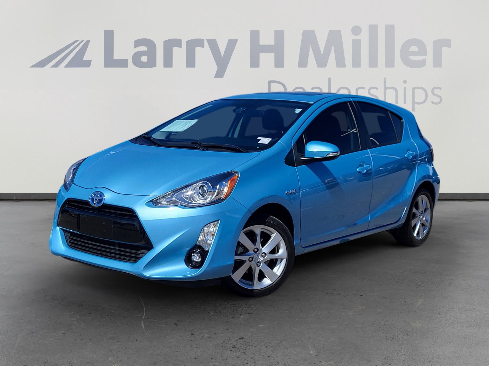Used 2016 Toyota Prius C Four image 2