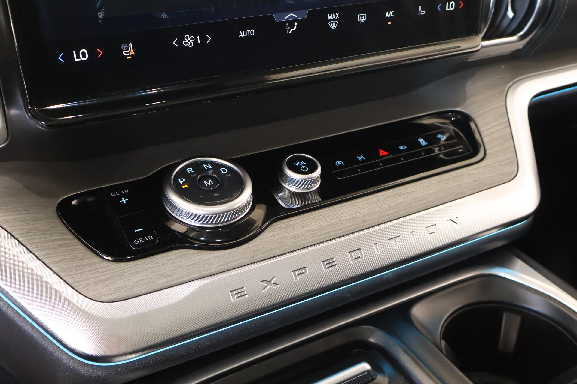 Used 2025 Ford Expedition Platinum AWD/4WD image 8