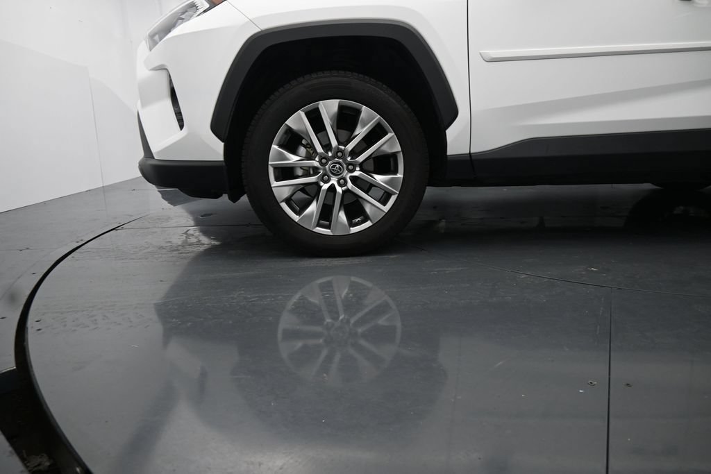 Used 2019 Toyota RAV4 XLE Premium w/ Cold Weather Package AWD/4WD image 15