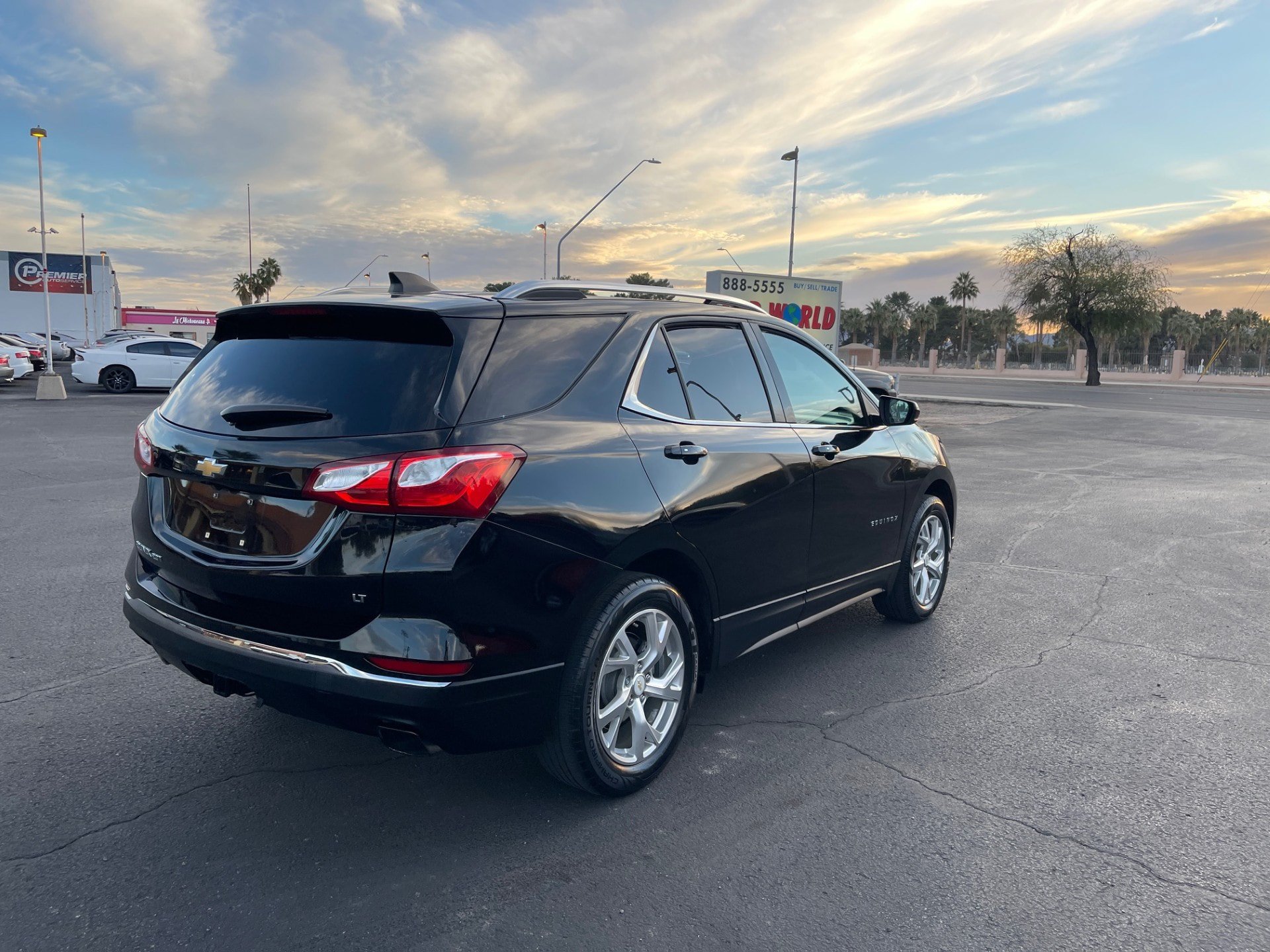 Used 2018 Chevrolet Equinox LT FWD image 5
