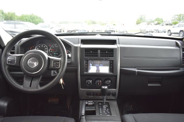 Used 2011 Jeep Liberty Sport AWD/4WD image 30