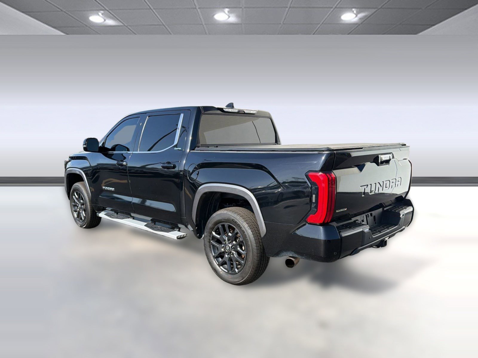 Used 2022 Toyota Tundra Limited RWD image 3