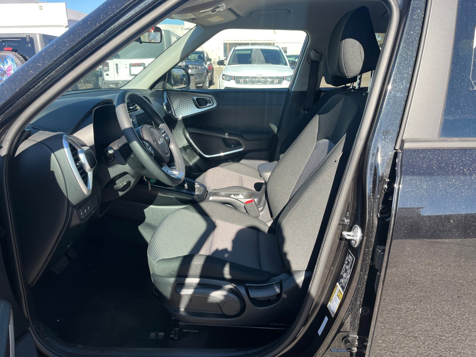 Used 2025 Kia Soul LX image 14