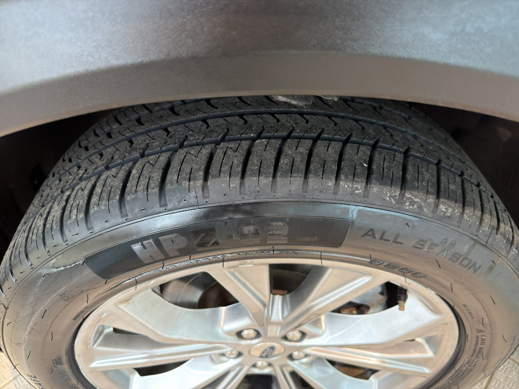 Used 2022 Ford Explorer Limited image 10