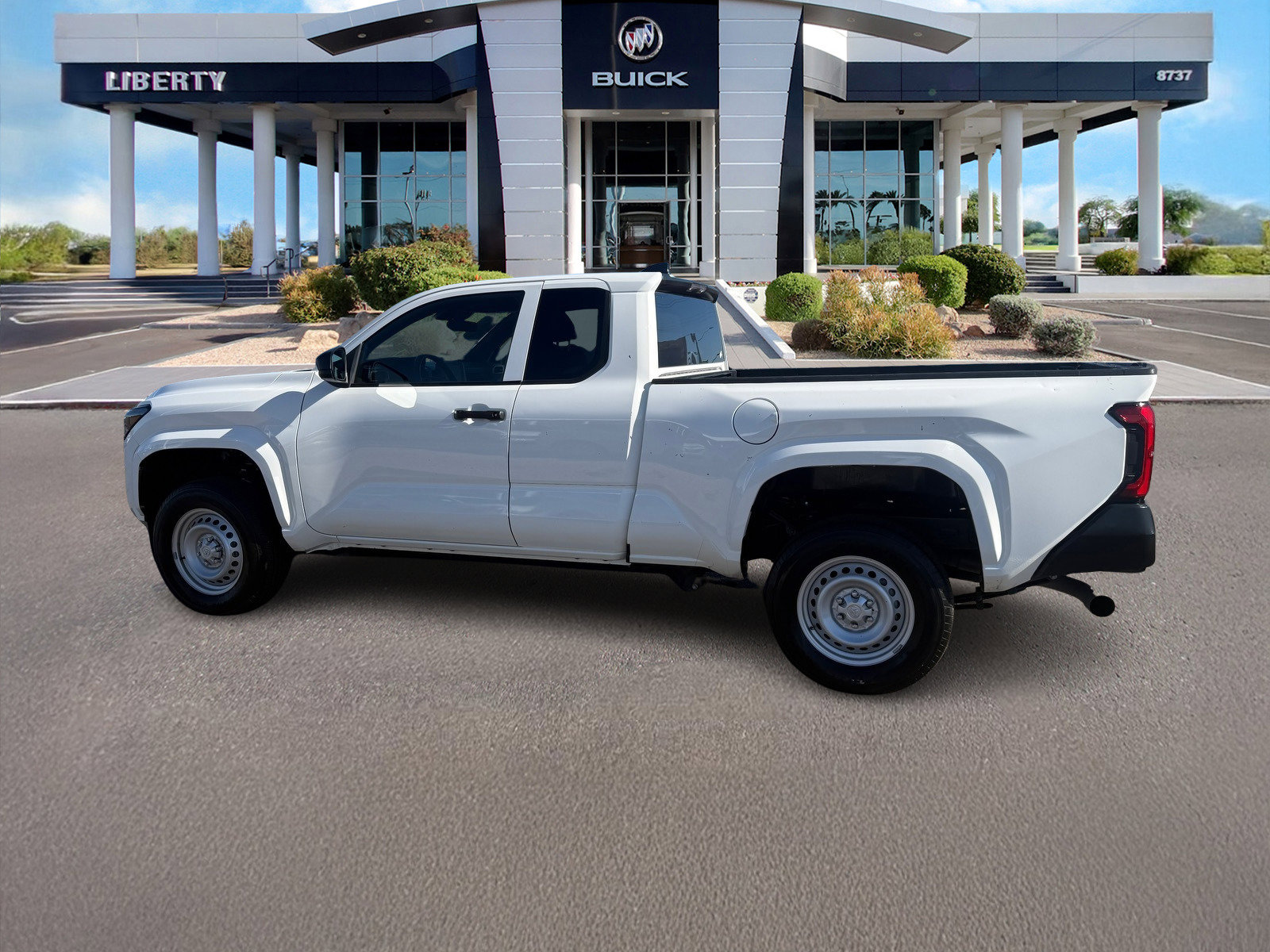 Used 2024 Toyota Tacoma SR image 7