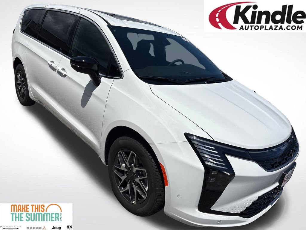 New 2027 Chrysler Pacifica Limited AWD/4WD image 1