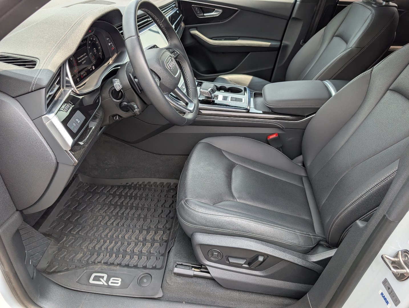 Used 2024 Audi Q8 Premium Plus AWD/4WD image 10