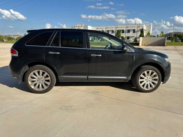 Used 2013 Lincoln MKX FWD image 4