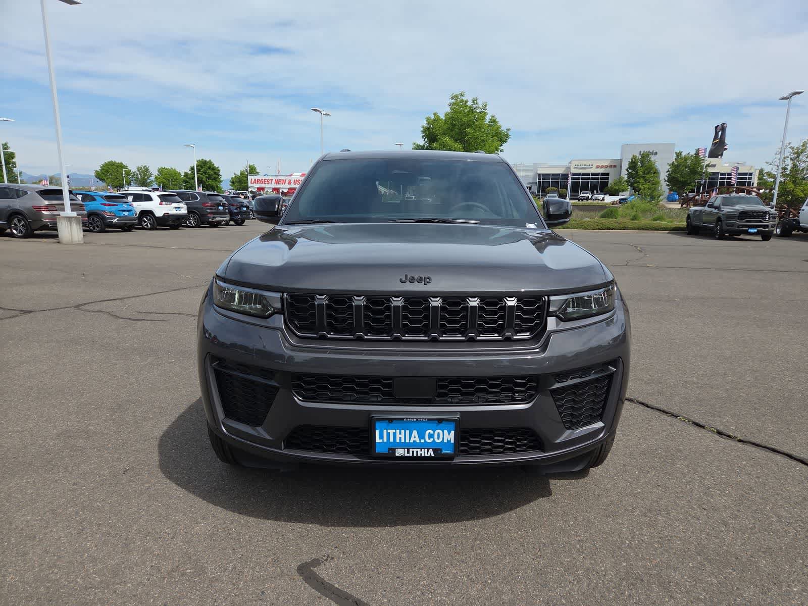 New 2026 Jeep Grand Cherokee Altitude AWD/4WD image 14