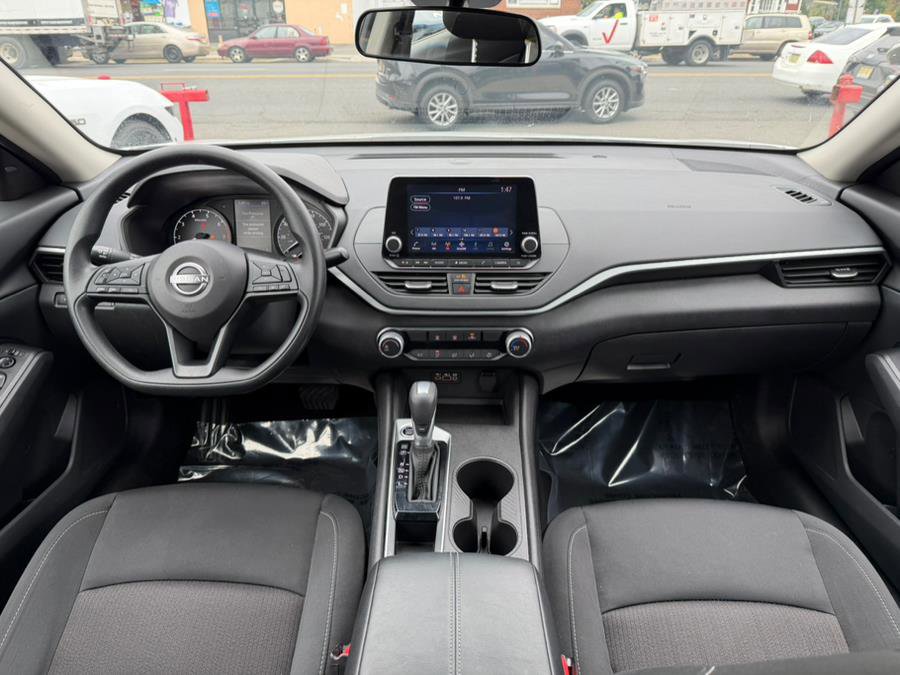 Used 2025 Nissan Altima 2.5 S image 25