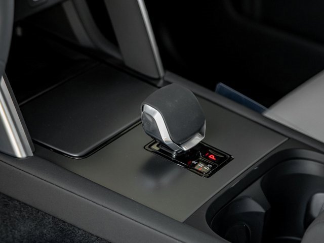 Used 2024 Land Rover Discovery Sport Dynamic SE image 18