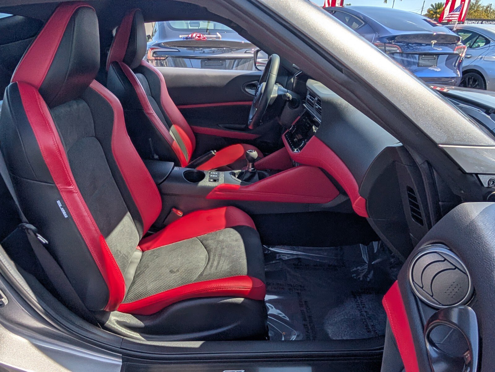 Certified 2024 Nissan Z Performance w/ Floor Mat Package image 15