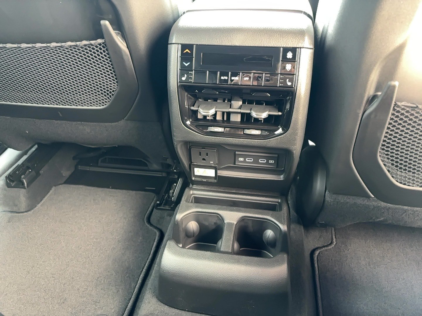 New 2027 Jeep Grand Cherokee L Limited AWD/4WD image 12