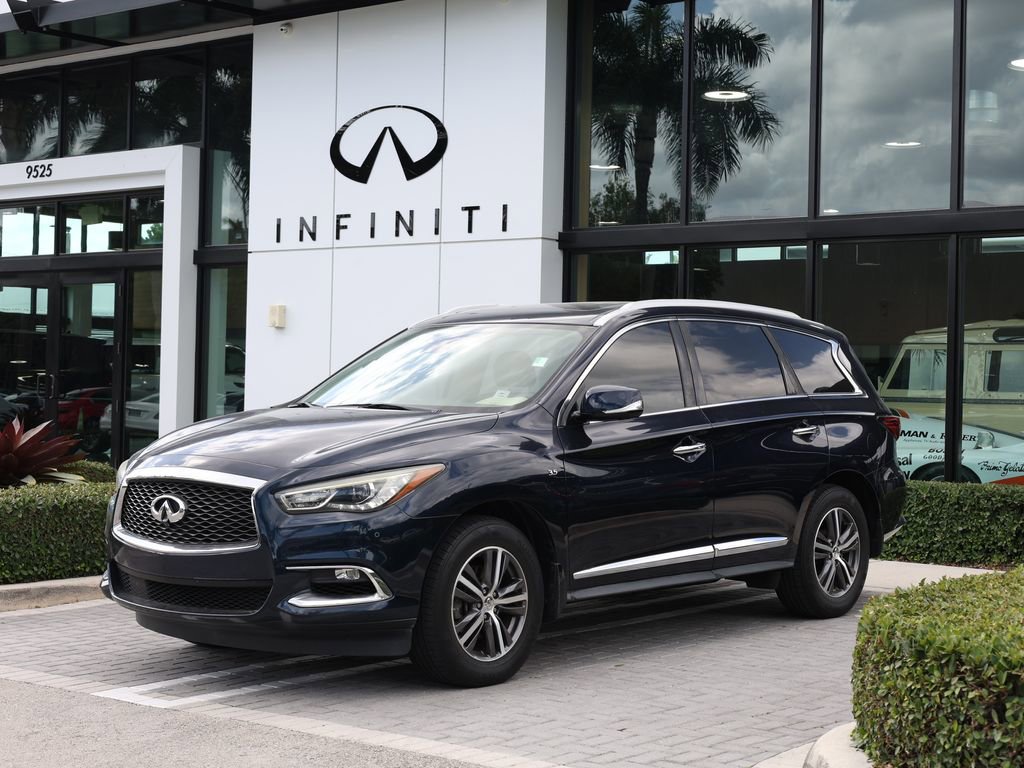 Used 2019 INFINITI QX60 Luxe w/ Essential Package FWD image 1