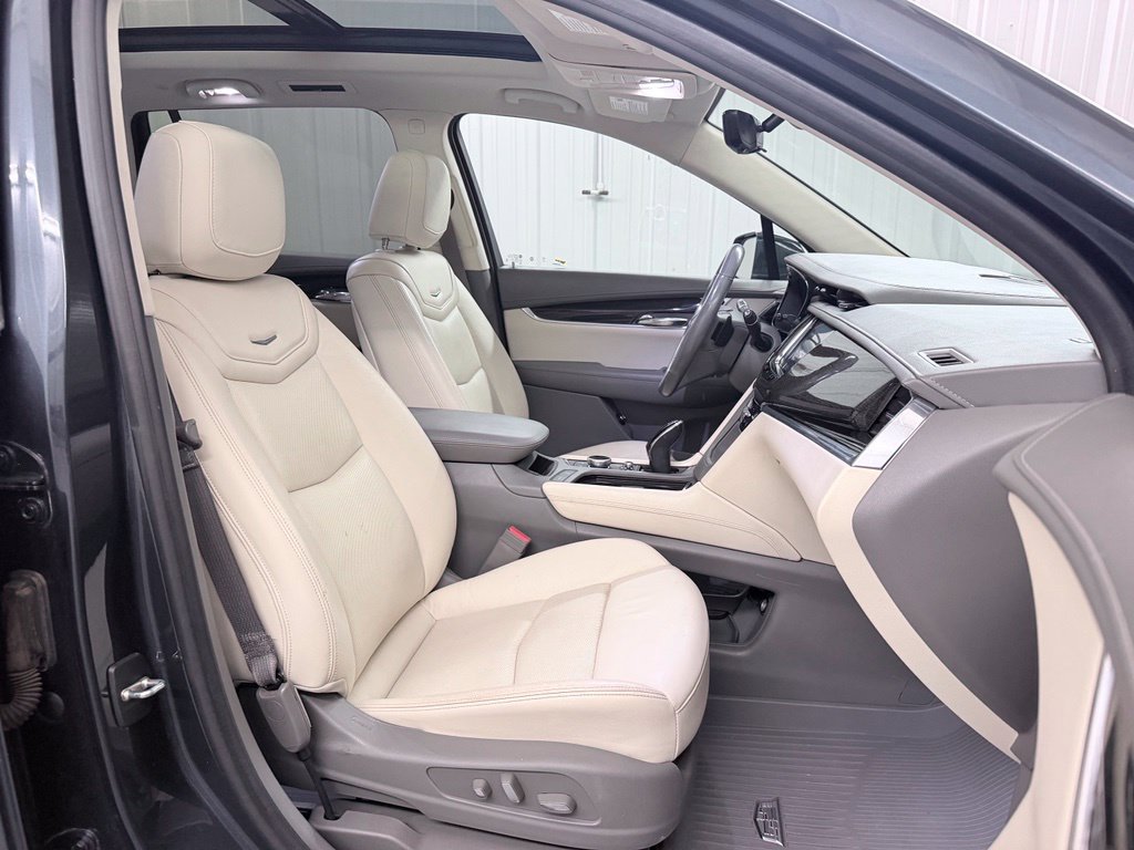 Used 2020 Cadillac XT6 Premium Luxury FWD image 55