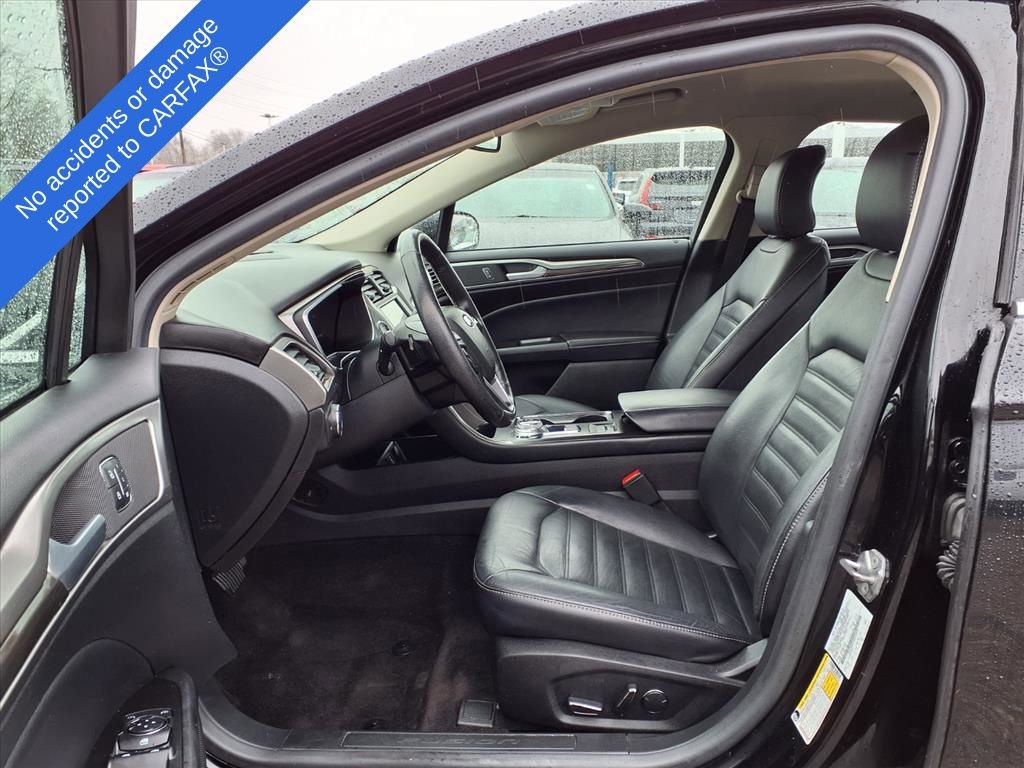 Used 2017 Ford Fusion SE w/ Fusion SE Technology Package image 17