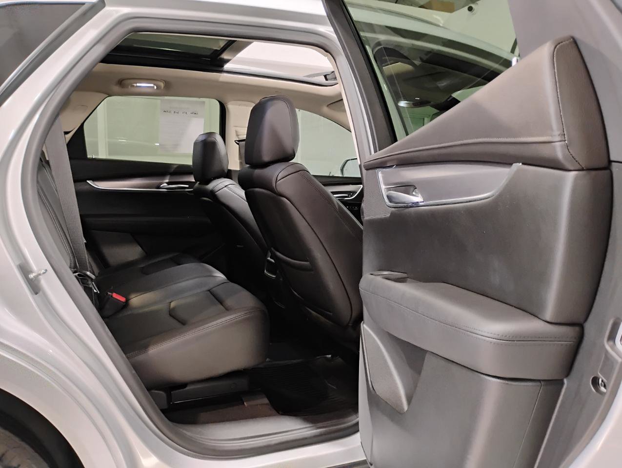 Used 2018 Cadillac XT5 Luxury w/ Driver Awareness Package image 92