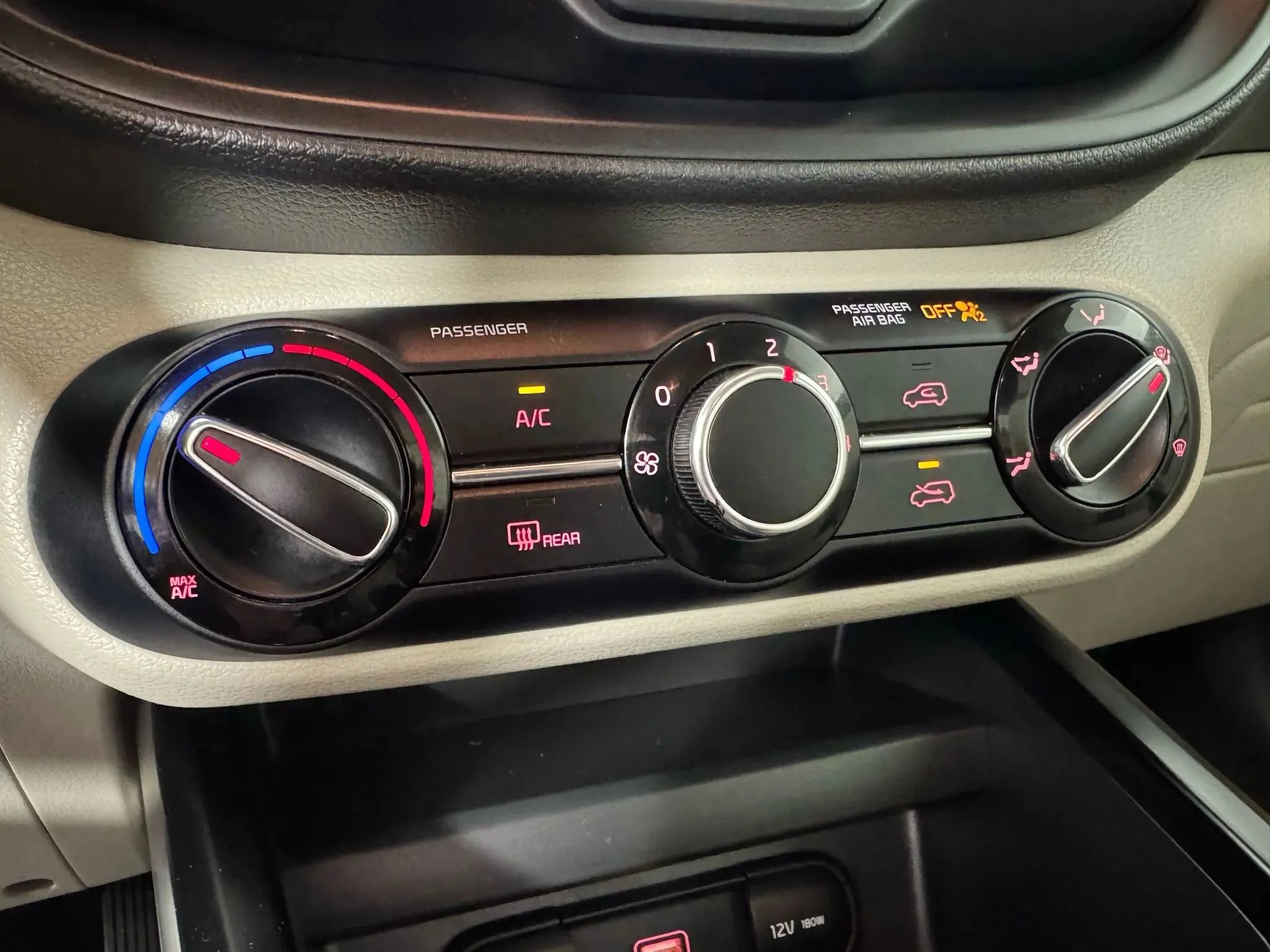 Used 2020 Kia Soul S FWD image 20