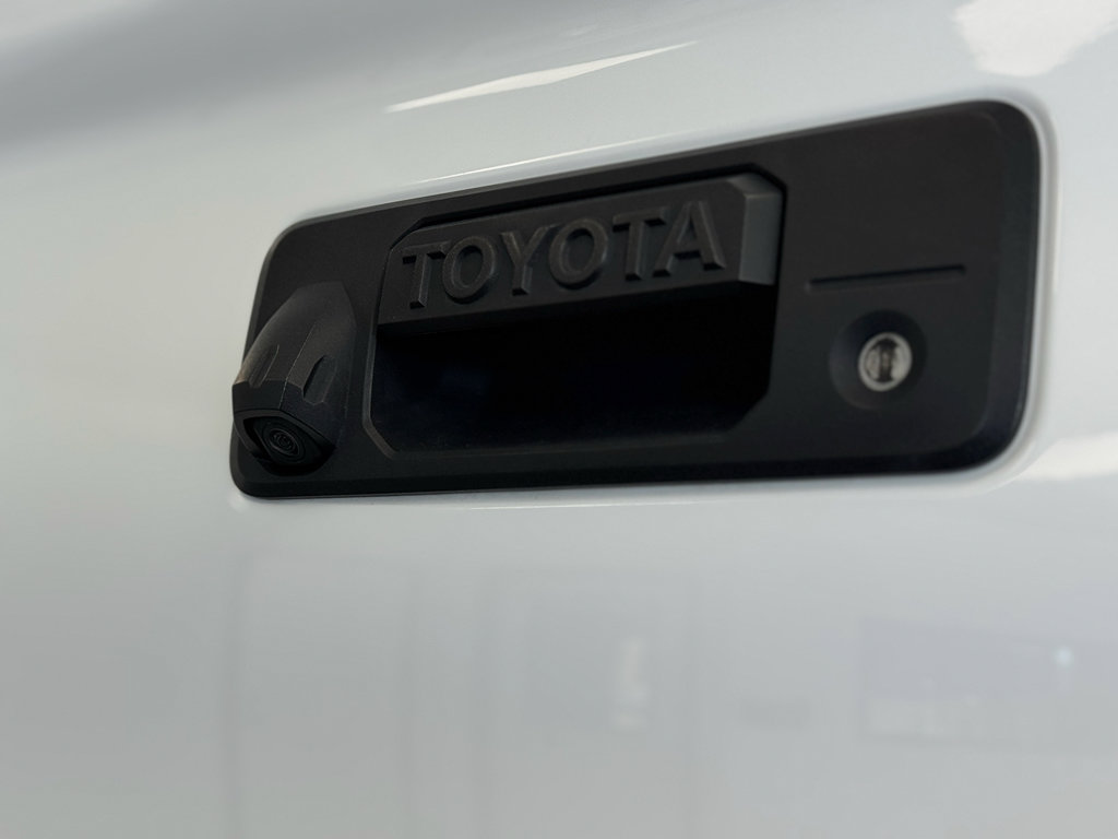 Used 2017 Toyota Tundra SR5 w/ SR5 Upgrade Package image 32