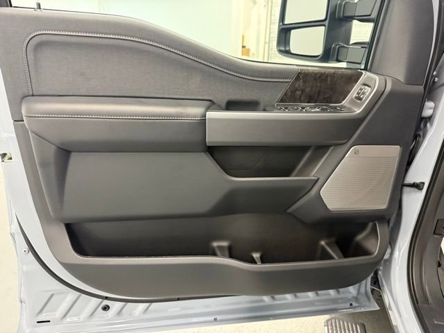 New 2026 Ford F250 4x4 Crew Cab Super Duty image 14