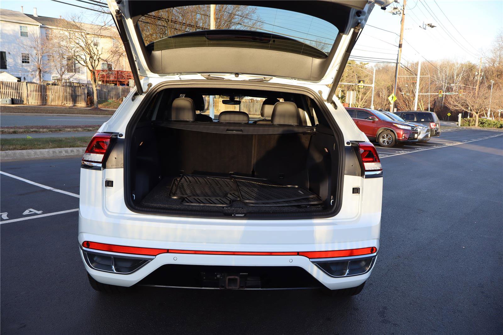 Used 2021 Volkswagen Atlas Cross Sport SE image 5