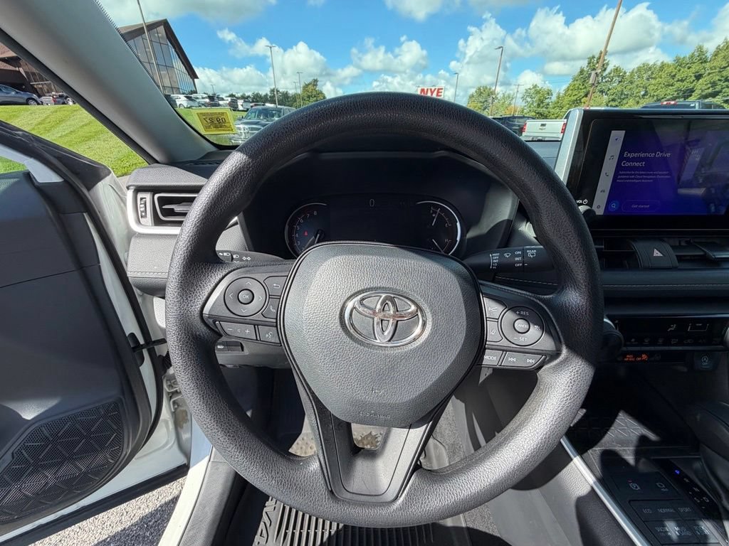Used 2024 Toyota RAV4 LE AWD/4WD image 24