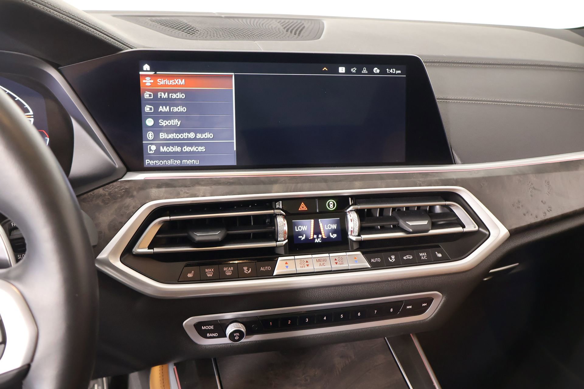 Used 2023 BMW X5 xDrive40i w/ M Sport Package image 5