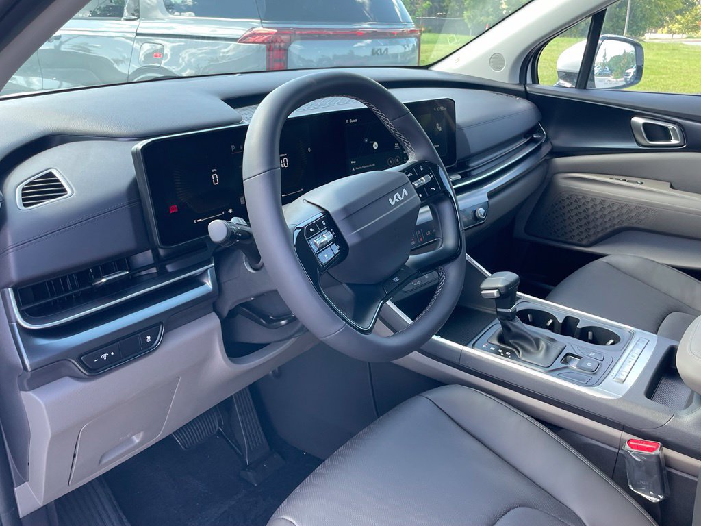 New 2027 Kia Carnival FWD image 30