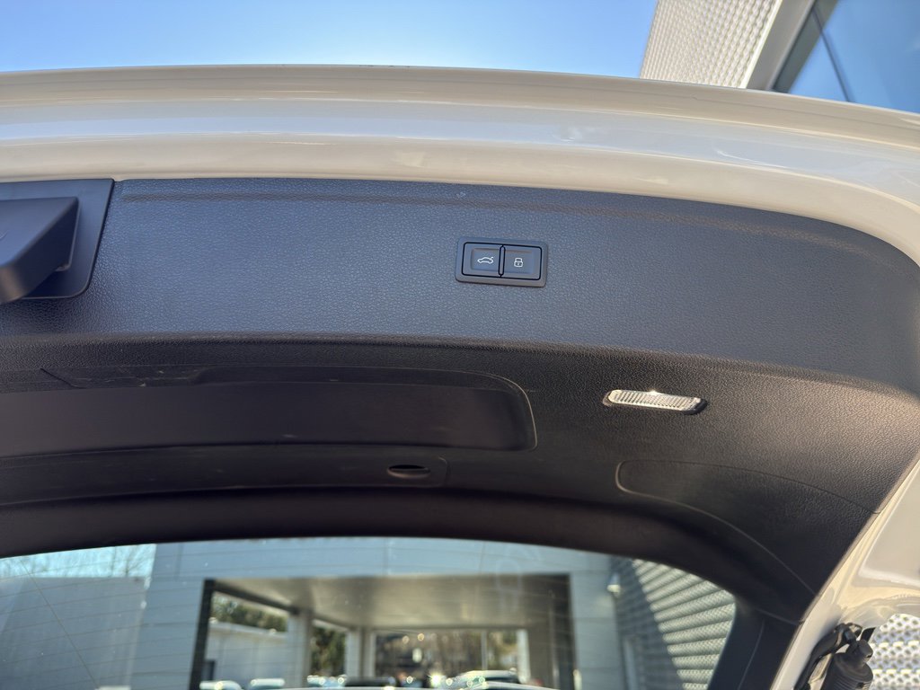 Used 2023 Audi Q5 e Premium Plus w/ Premium Plus Package image 11