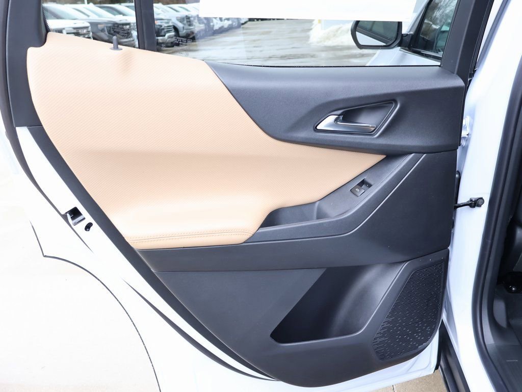 New 2026 Chevrolet Equinox ACTIV w/ Safety and Technology Package image 24