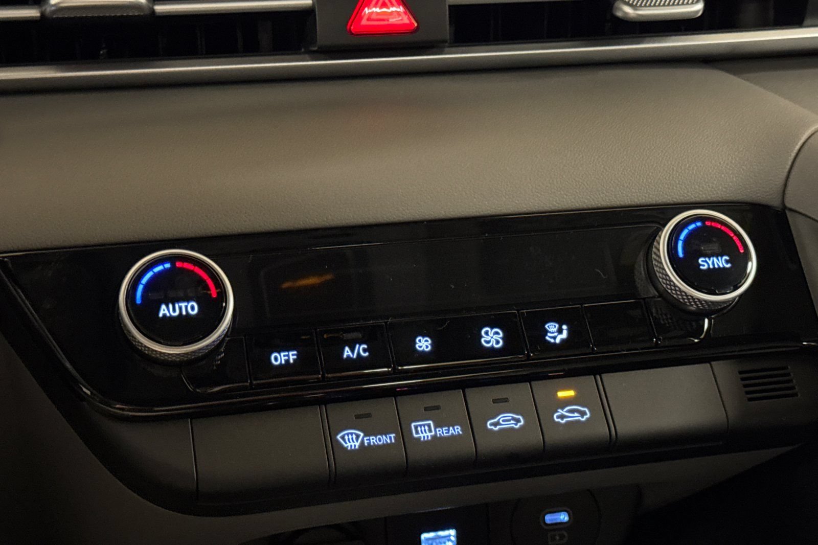 New 2026 Hyundai Elantra Sport FWD image 19