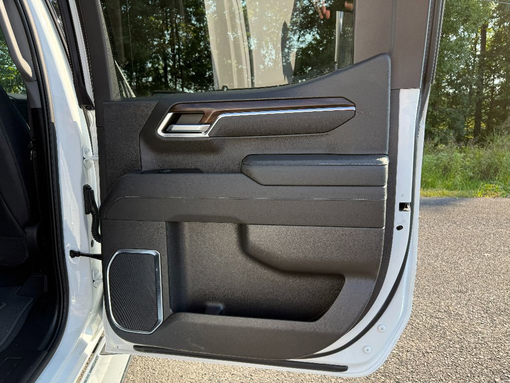 Used 2023 GMC Sierra 1500 SLT w/ SLT Premium Package image 29