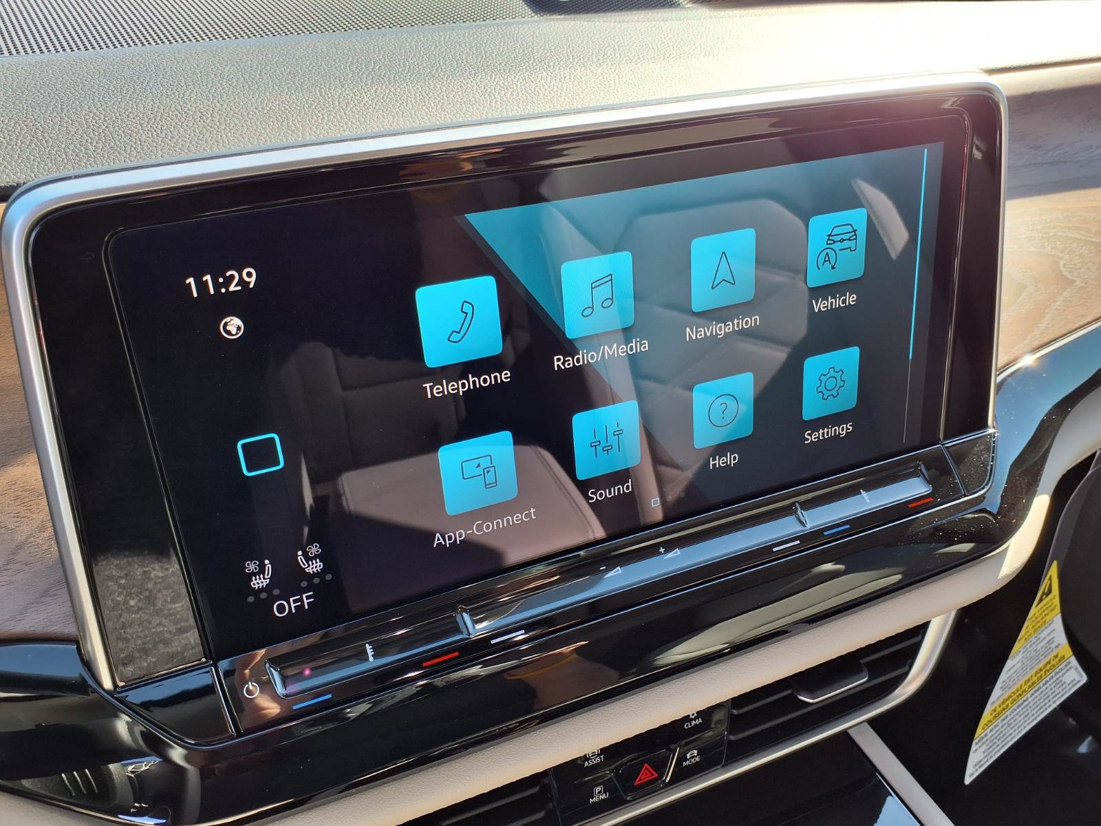 New 2026 Volkswagen Atlas SE image 15