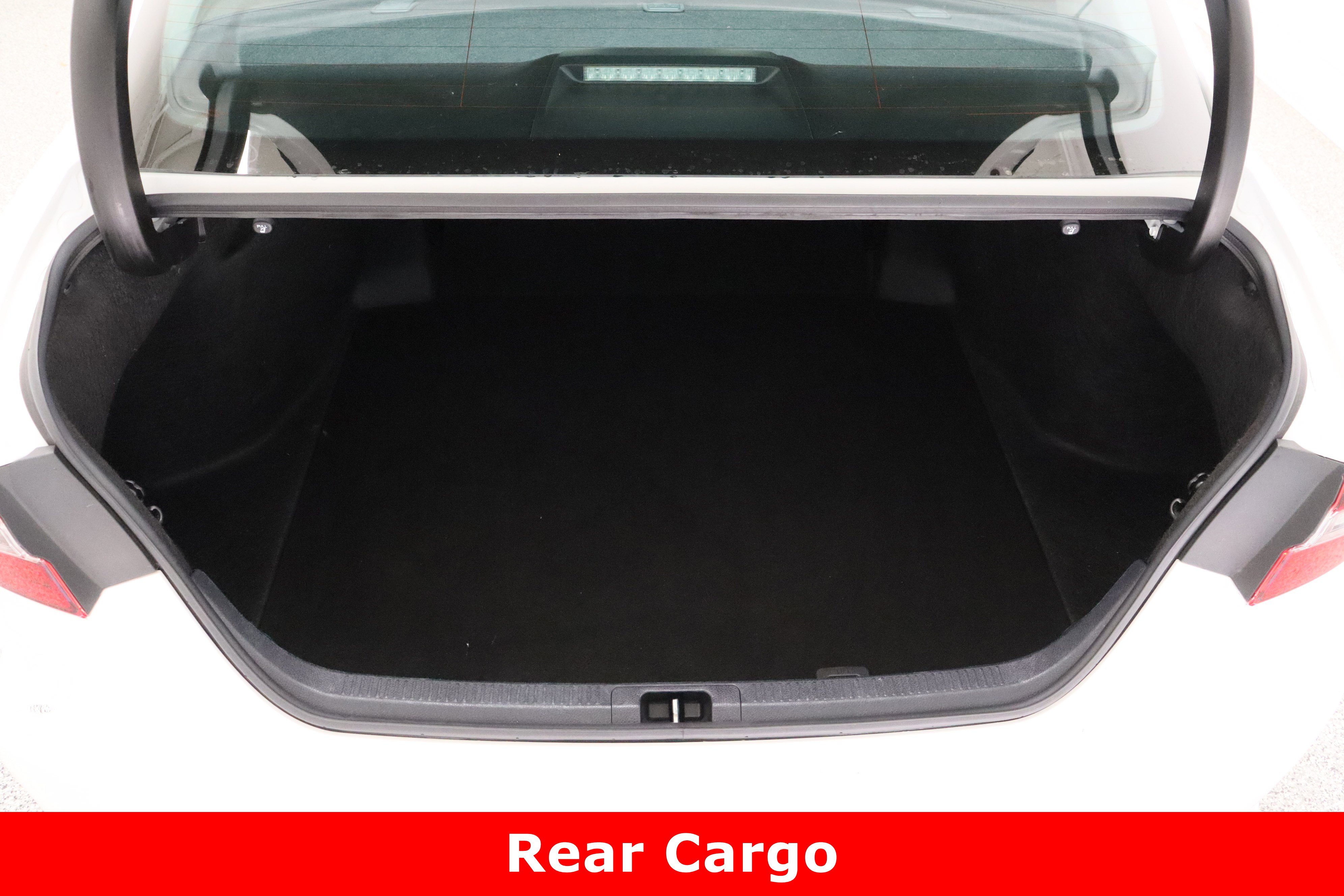 Used 2024 Toyota Camry SE image 29